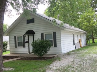 302 W Maple St, Lees Summit, MO 64083