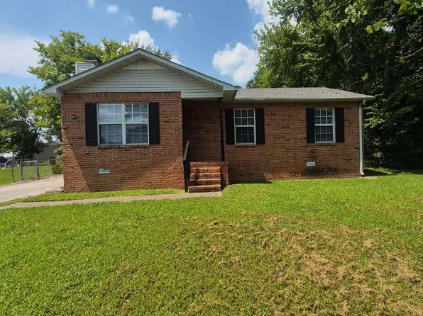 201 Golden Pond Ave, Oak Grove, KY 42262