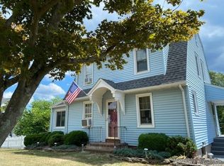 103 Sand Hill Rd, Middletown, CT 06457