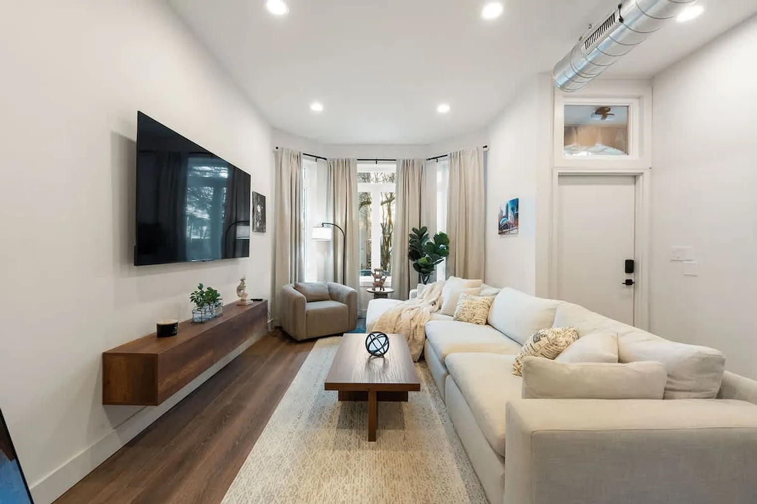 2 bed, 2.0 bath, 1194 sqft, $4,384 — Photo 1
