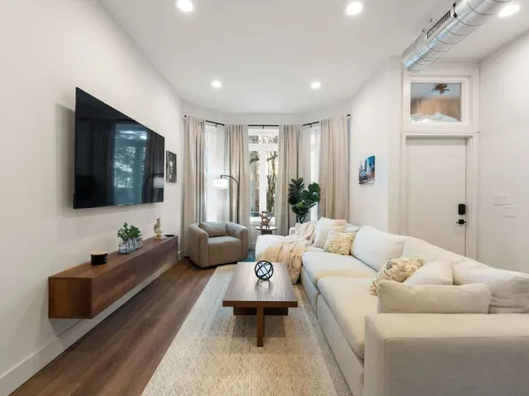 1543 N Claremont Ave, Chicago, IL