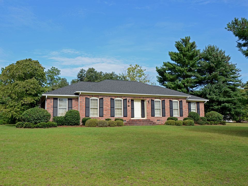 102 Leonard Circle