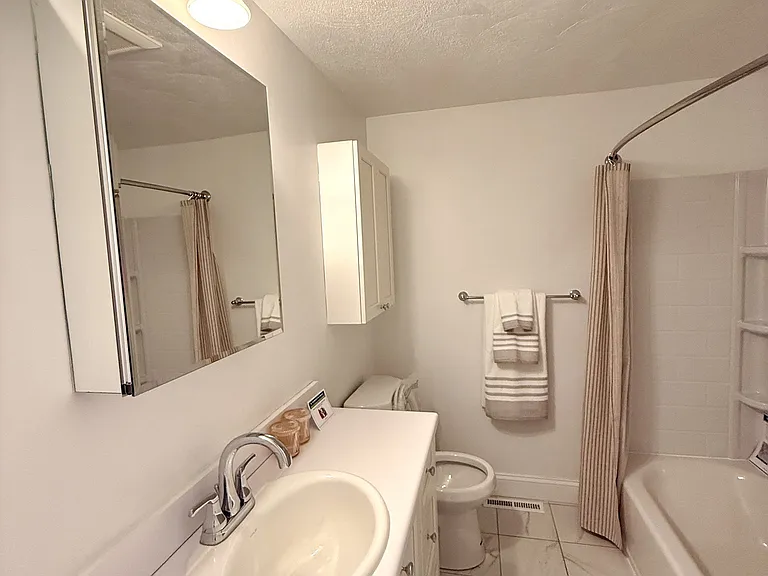Norwest Dr — Photo 15