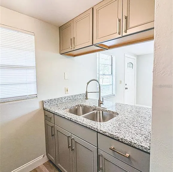 6123 Montana Ave — Photo 9