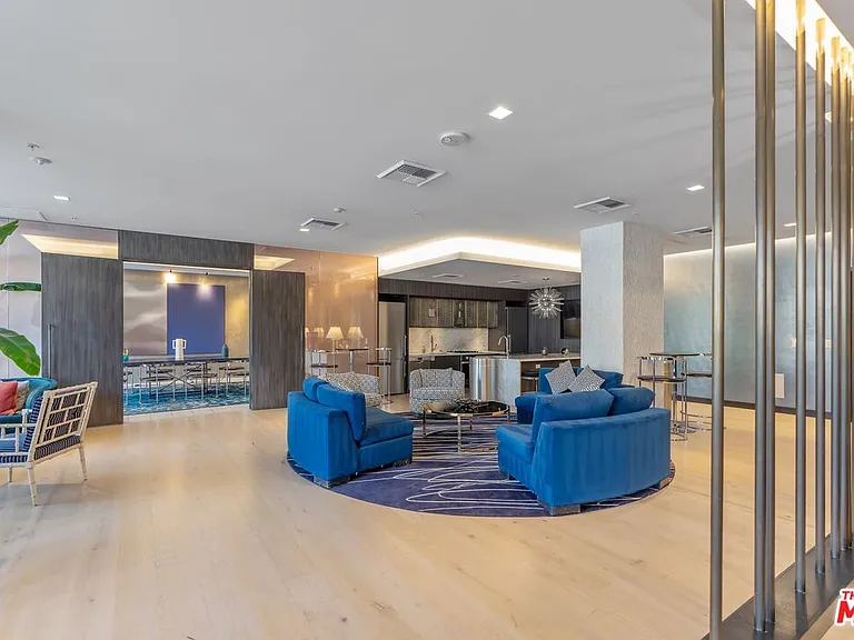 1050 S Grand Ave #1001 — Photo 30
