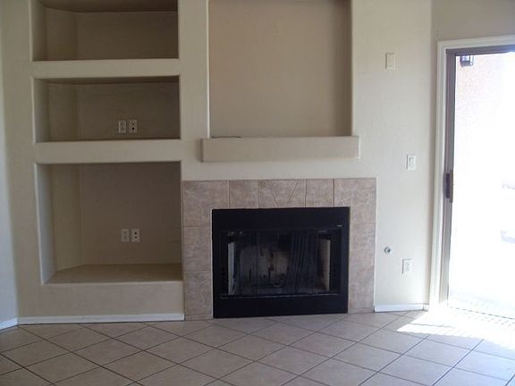 FIREPLACE IN LIVING ROOM