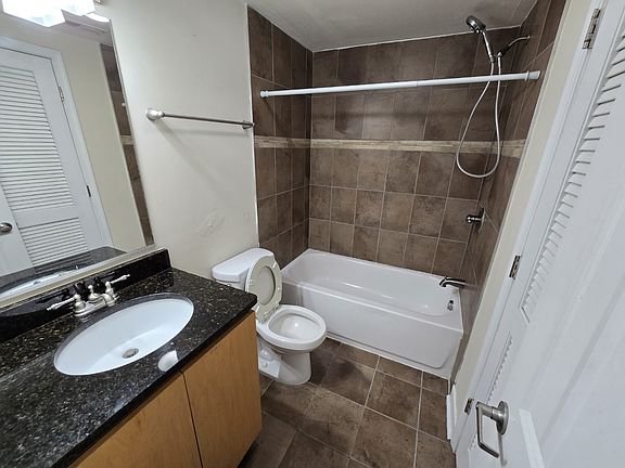 3rd image of 14 W Broad St #101
