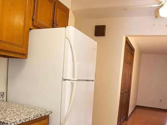 4th image of 237 Cedarville St #2R