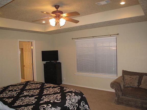 4th image of 20145 Wind River Dr