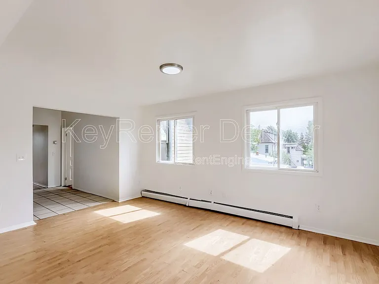1118 6th St #B — Photo 11