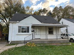 19426 Kingsville Ave, Harper Woods, MI 48225