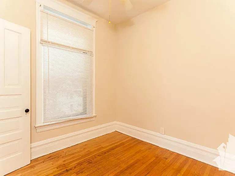 3525 N Wilton Ave #1F — Photo 7