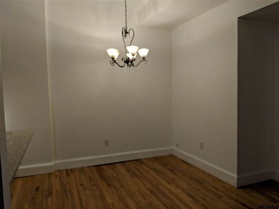 3rd image of 106 Woodlawn Ave #2F
