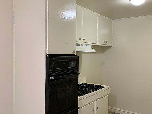 5th image of 2936 W El Segundo Blvd Unit 12