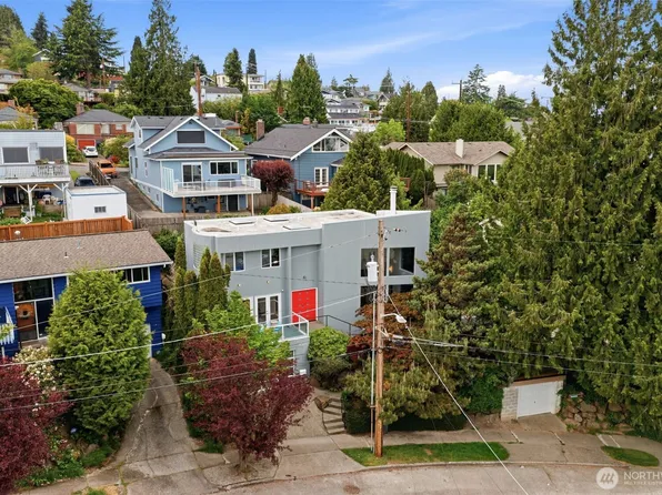 10215 Waters Avenue S, Seattle, WA 98178