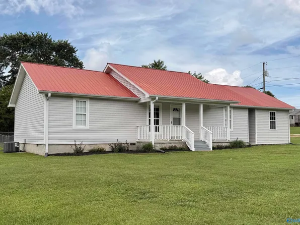 70 Damien Dr, Albertville, AL 35951