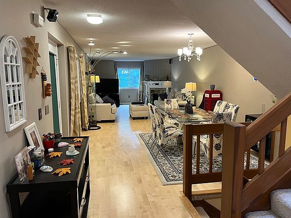 4th image of 262 Captain Eames Cir #262