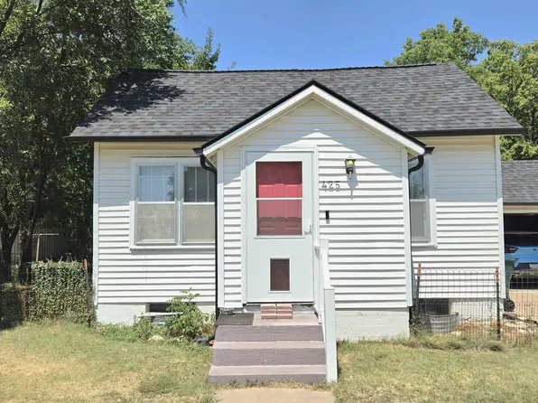 425 W Wisconsin St, Russell, KS 67665