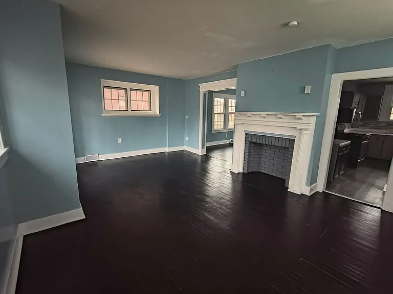 800 Richford St — Photo 12