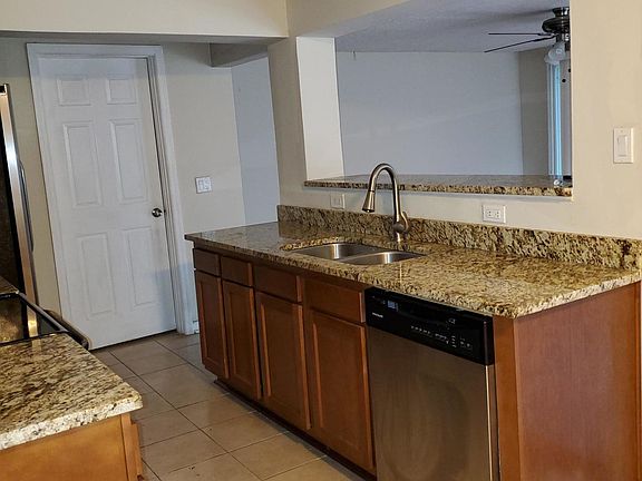 4th image of 382 WOODSIDE Avenue