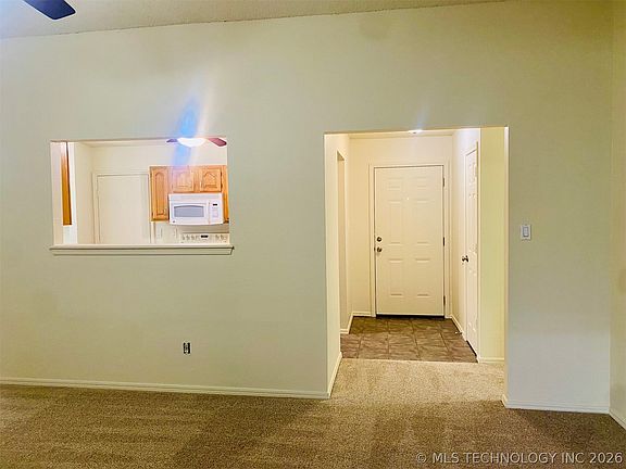 4th image of 1232 W Los Angeles Cir