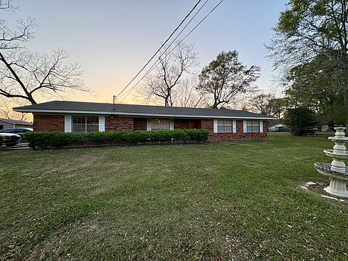 720 Carmen Ct Photo 1