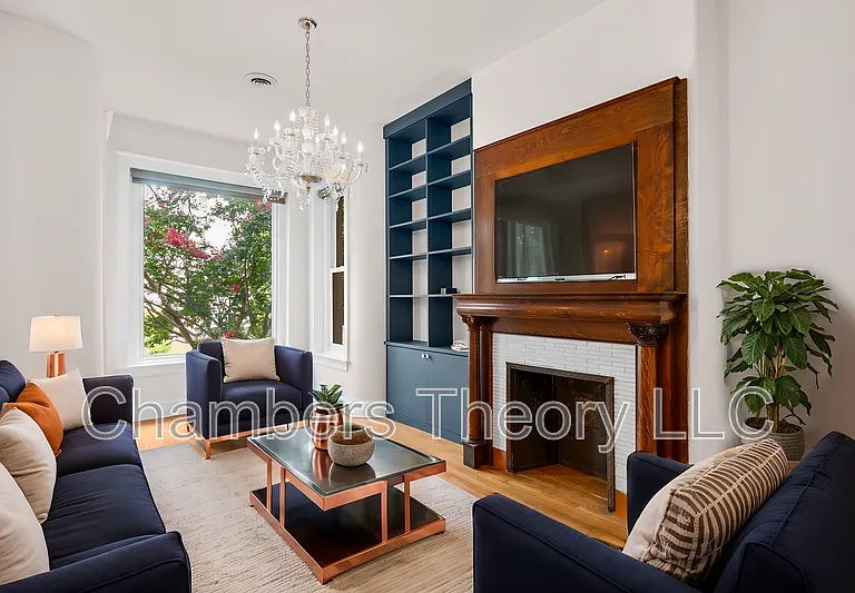 1745 1st St NW — Photo 1