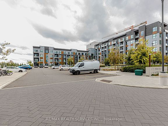 2nd image of 95 Dundas St W #101