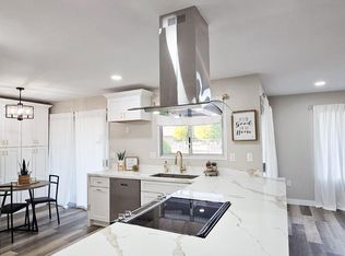 9822 W Royal Oak Rd, Sun City, AZ 85351