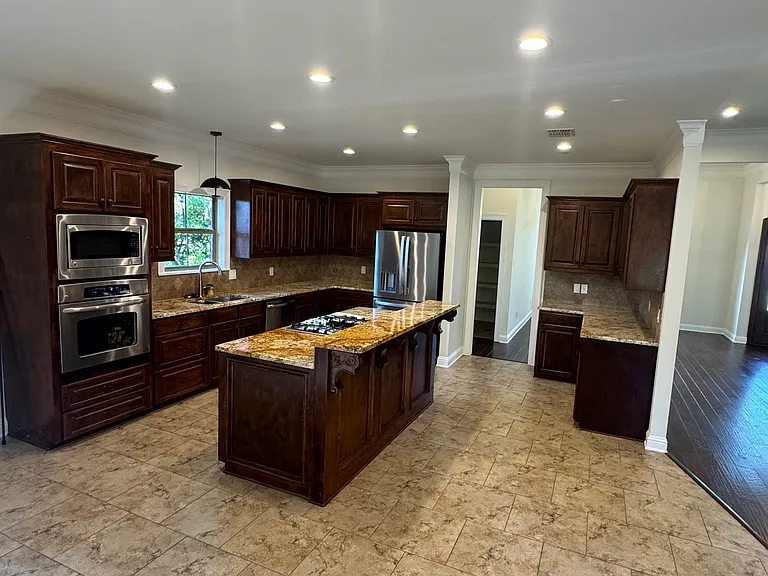 108 Colonel Burt Dr — Photo 10