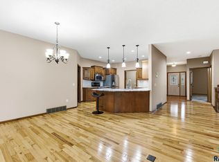 4505 E Kearney Pl, Sioux Falls, SD 57110