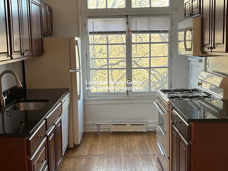 911 Elmwood Ave #E3 — Photo 5