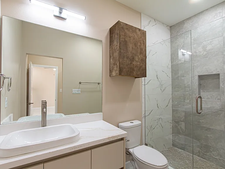 2704 W Bliss St — Photo 7