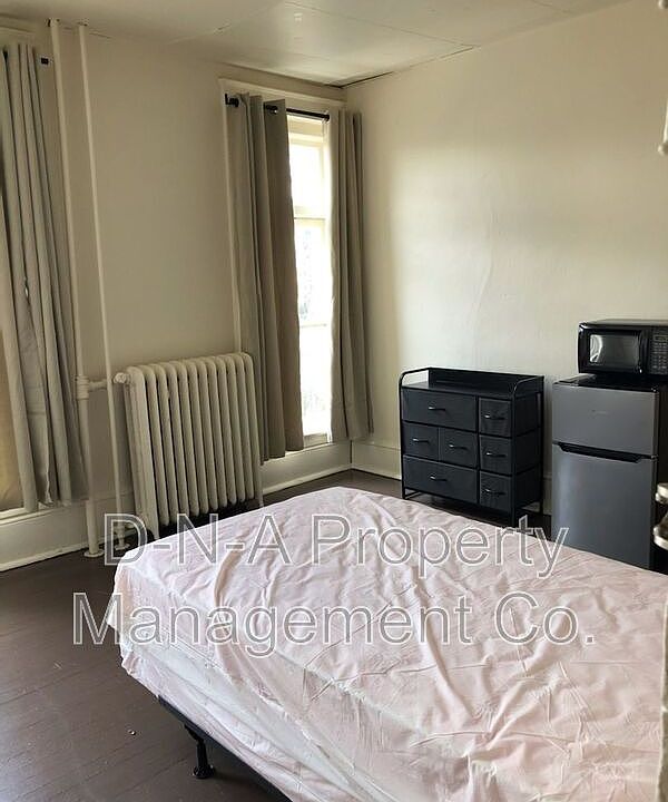 2nd image of 729 Main St #34