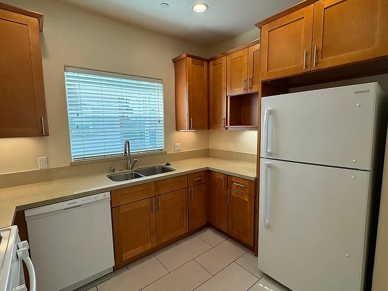 727 S Stoneman Ave #B — Photo 13