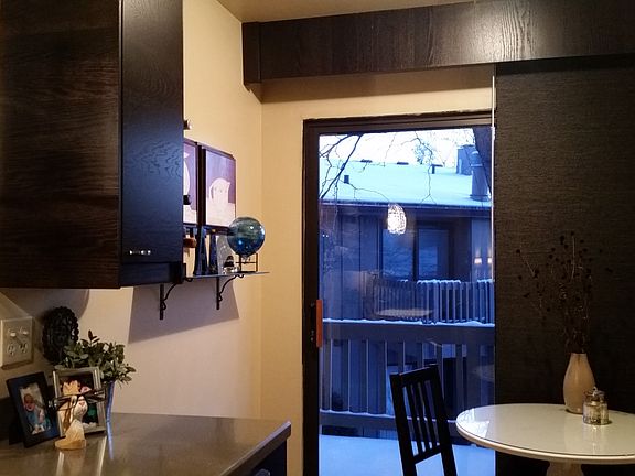 4th image of 29W371 Emerald Green Dr Unit H