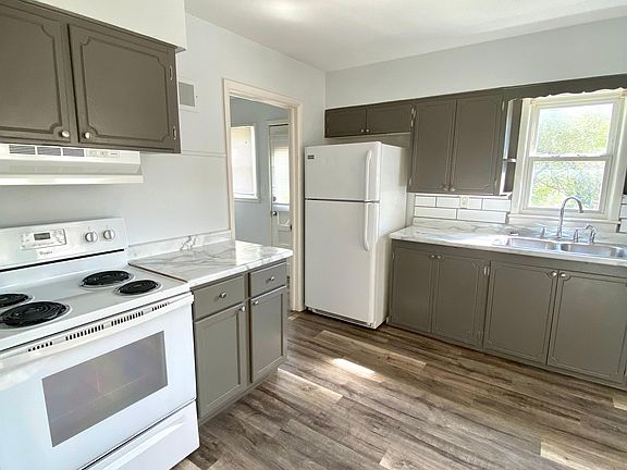 3rd image of 1213 N Cottage Ave