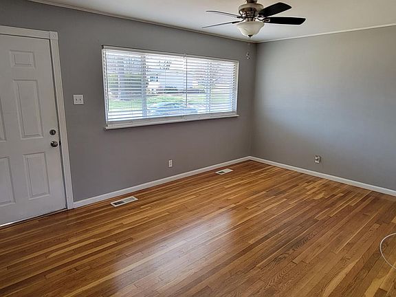 2nd image of 1475 Estes Dr