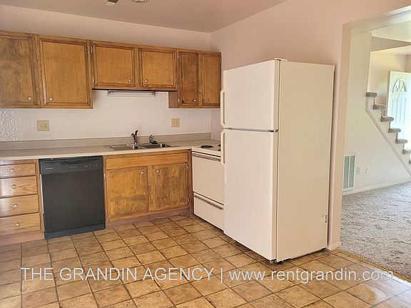 5th image of 1707 Roanoke Ave SW #12