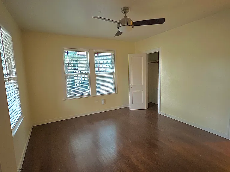 6711 Broadway St — Photo 6