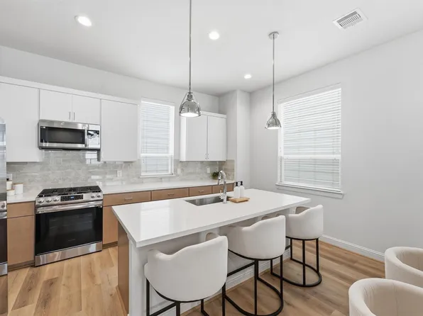 1806 Elysian St, Houston, TX 77026