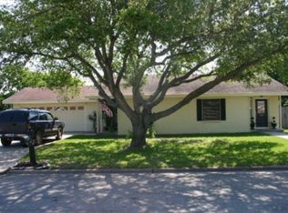 113 Linnville Dr, Port Lavaca, TX 77979