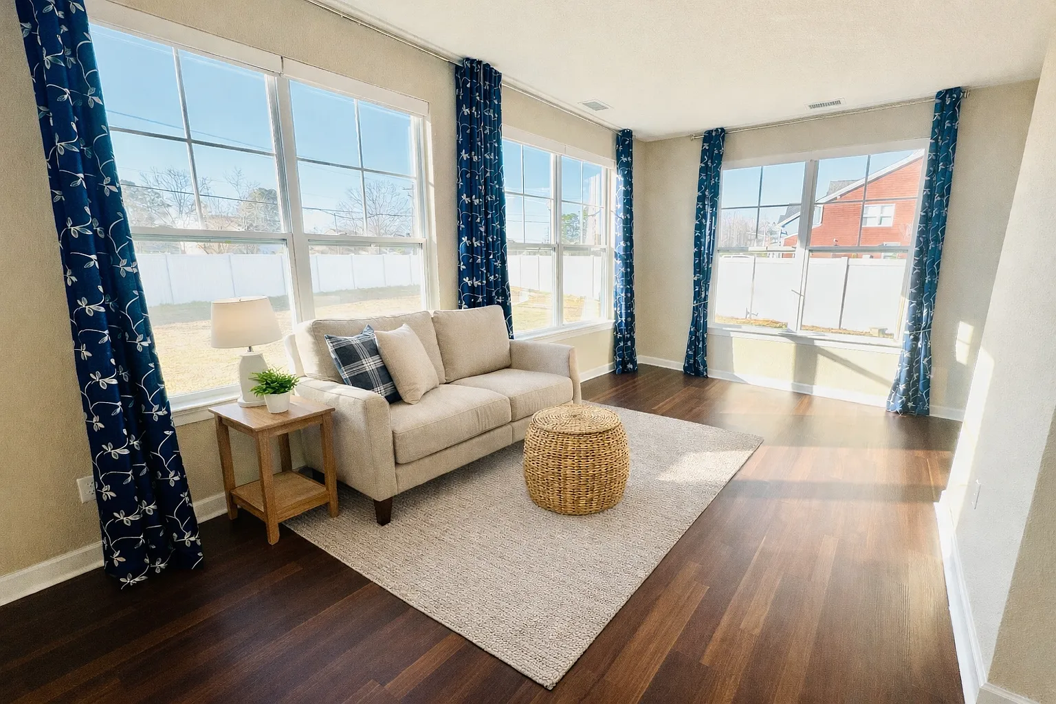 5 bed, 3700 sqft, $4,600 — Photo 4