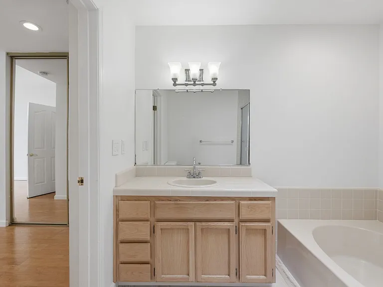 67 Wellington Ave — Photo 22