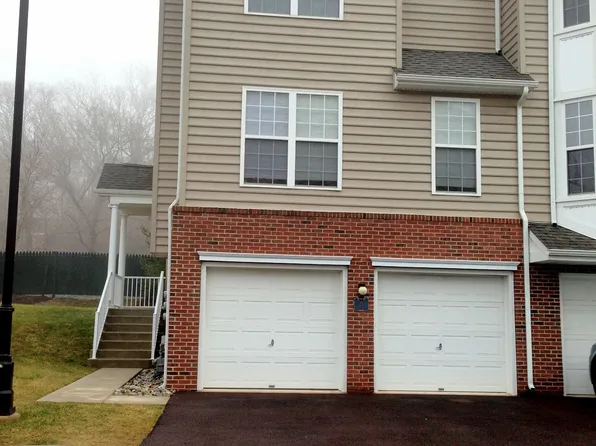 25 Cameron Ct Building 15, Royersford, PA 19468