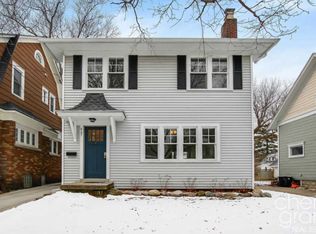 647 Rosewood Ave SE, East Grand Rapids, MI 49506