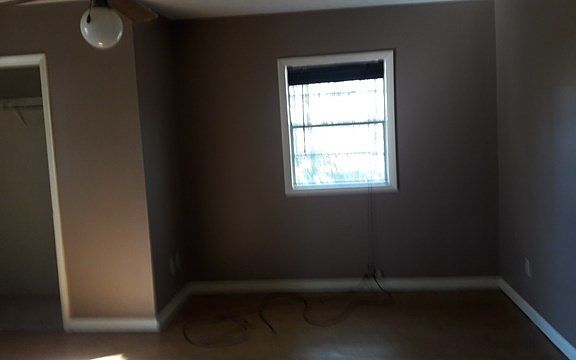 3rd image of 915 Lee Road 240