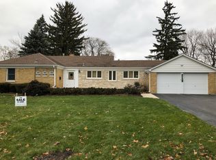 215 E Elm St, Wheaton, IL 60189