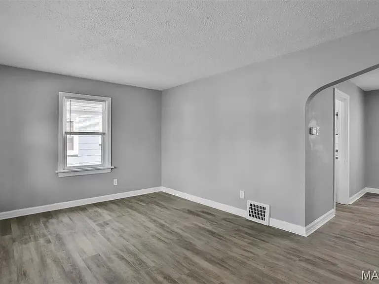 2057 Coleridge Dr — Photo 24