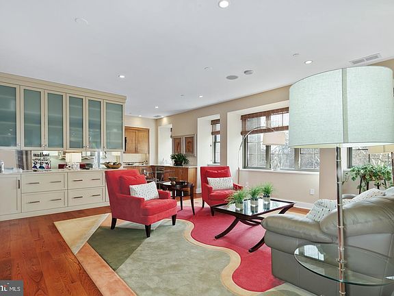 3rd image of 219 S 18th St #506
